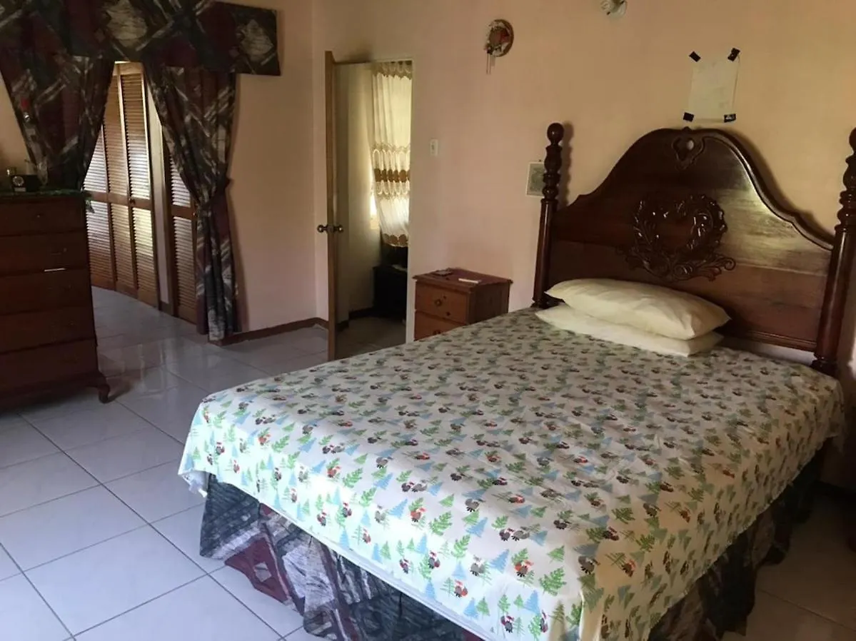 Your Home In Paradise- Private Garden Camp & Beach Nearby-Runaway Bay Jamaica